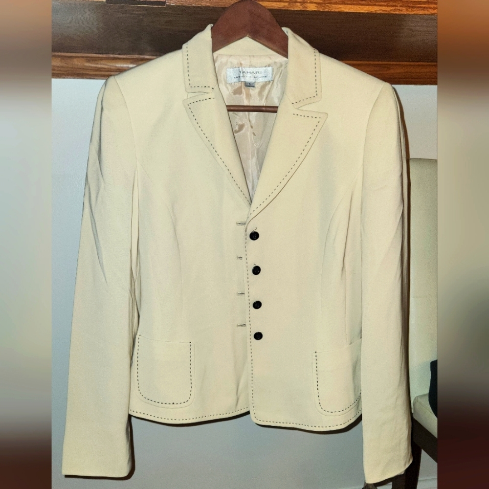 Tahari By Arthur S. Levine Top Stitch Single Button Beige Blazer